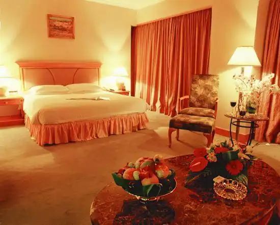 总府皇冠假日酒店