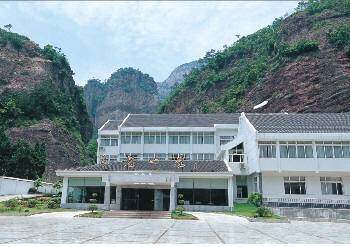 灵岩山庄