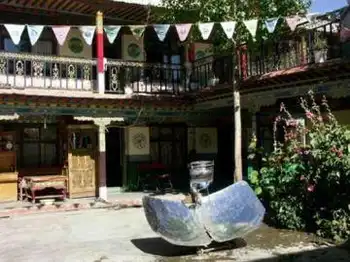 拉孜农民娱乐旅馆