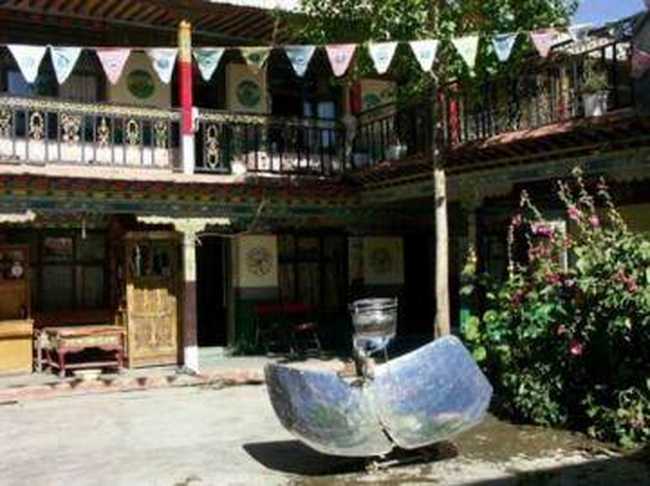 拉孜农民娱乐旅馆