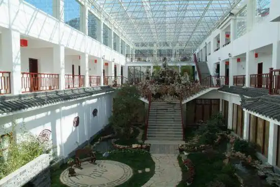 丽江花马速8酒店