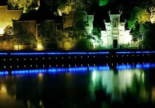 走进镇远古镇 尽赏东方威尼斯风情