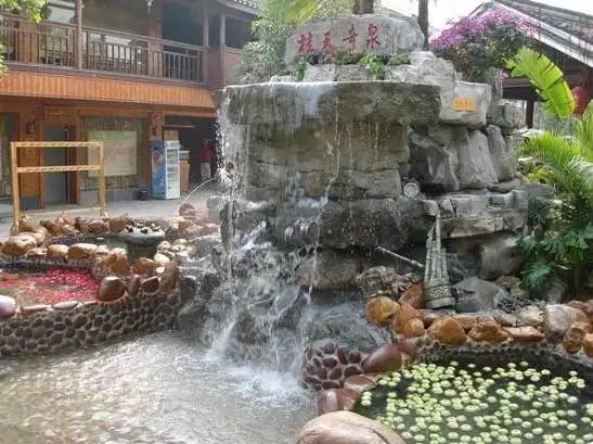 九曲湾温泉度假村 广西自驾游首选