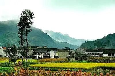 自驾茶马重镇青木川：一脚踏三省的胜景