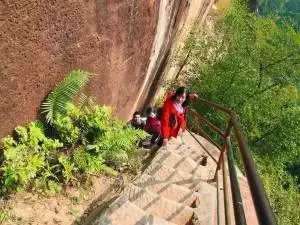 奇妙阴阳 壮美丹霞