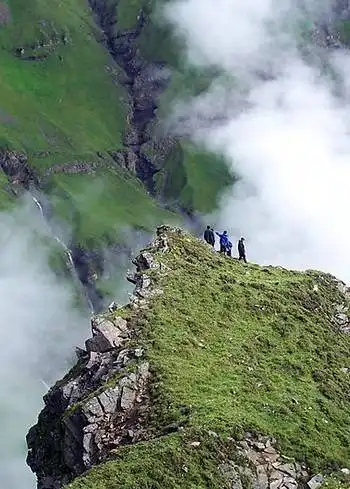 终年银装素裹 如同白衣仙女 四姑娘山自助登山
