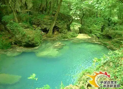 光怪陆离中色彩开始喧嚣 神农架九冲经典线路