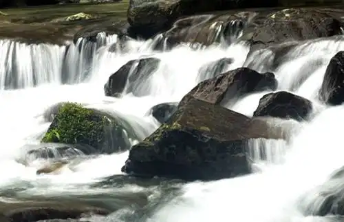 爱她 就让他背你上梵净山千层佛梯