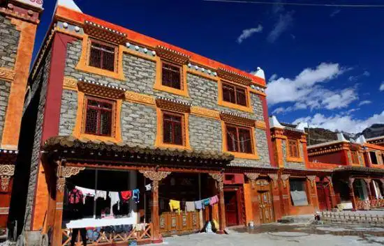 终年银装素裹 如同白衣仙女 四姑娘山自助登山