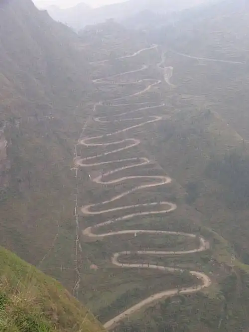 “历史的弯道”--自驾游贵州24道拐