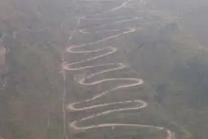 “历史的弯道”--自驾游贵州24道拐